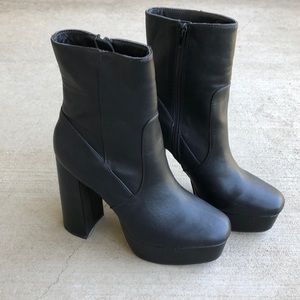 Dolls kill boots